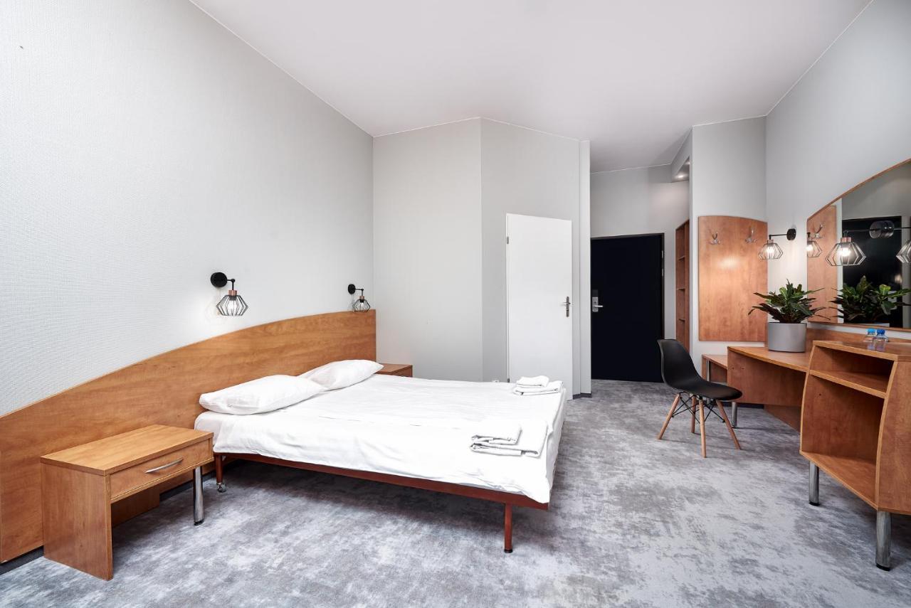 Hotel Anton By Dns Прушкув Экстерьер фото