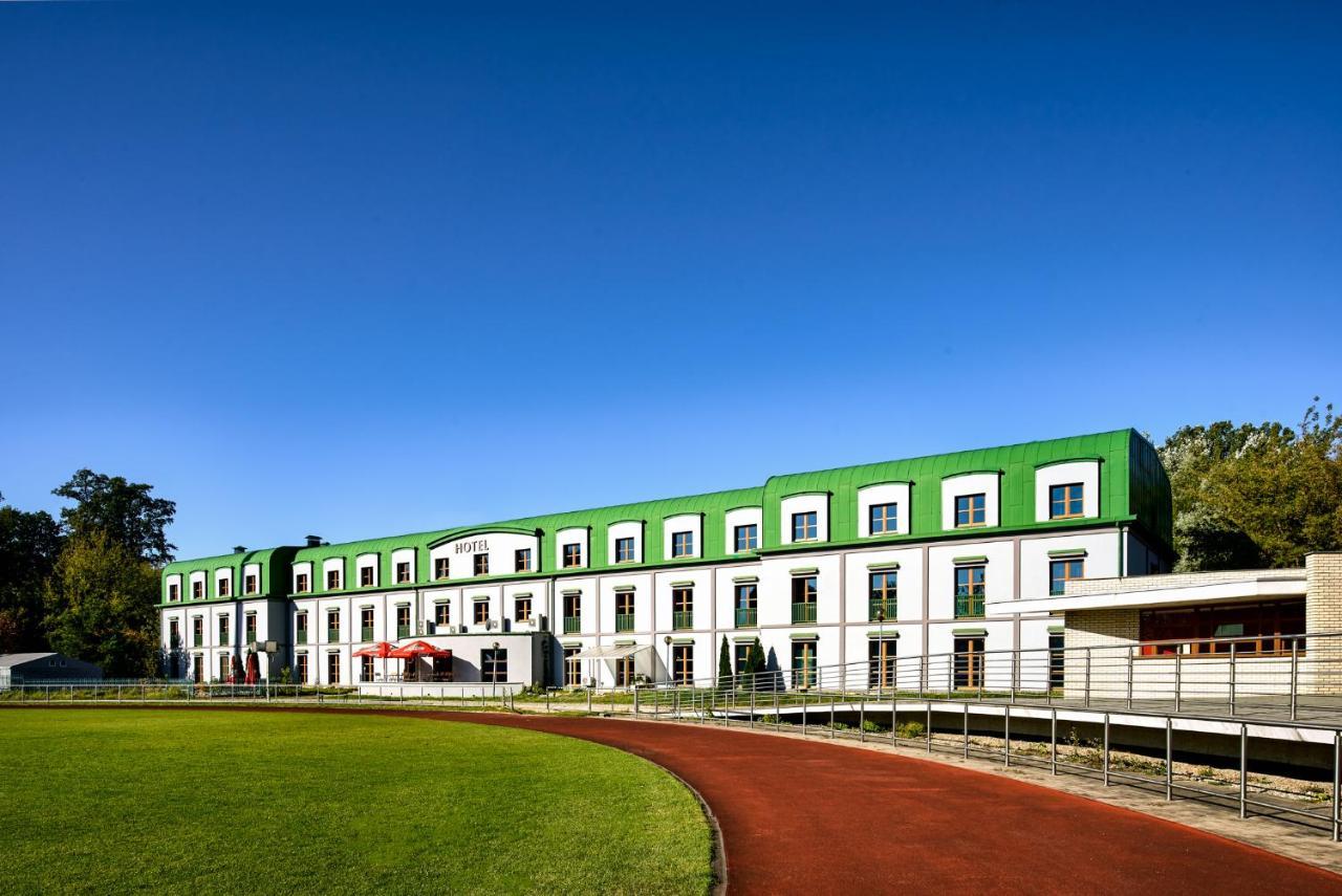Hotel Anton By Dns Прушкув Экстерьер фото